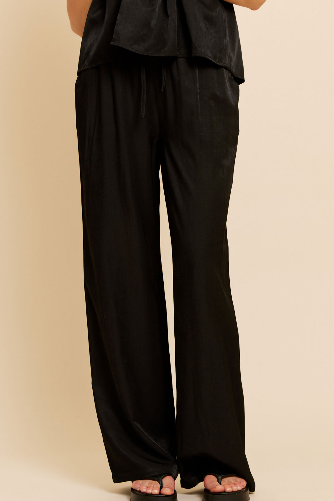 Leonora Pant