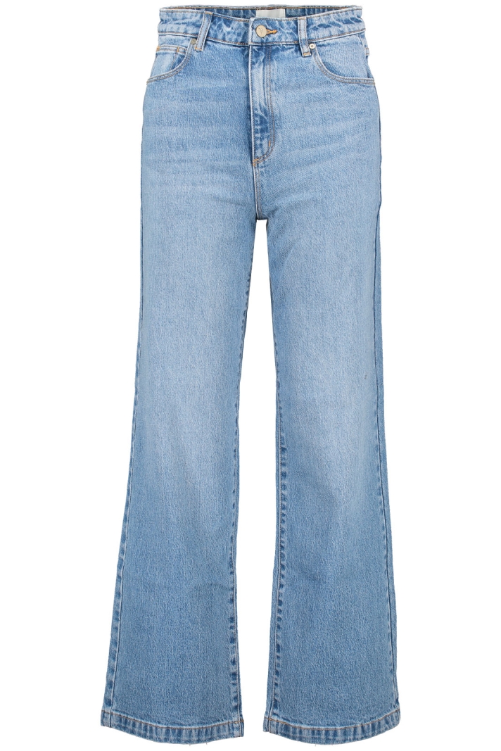 A 94 High & Wide Bae Town